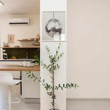 Salenthea 梅尔皮尼亚诺